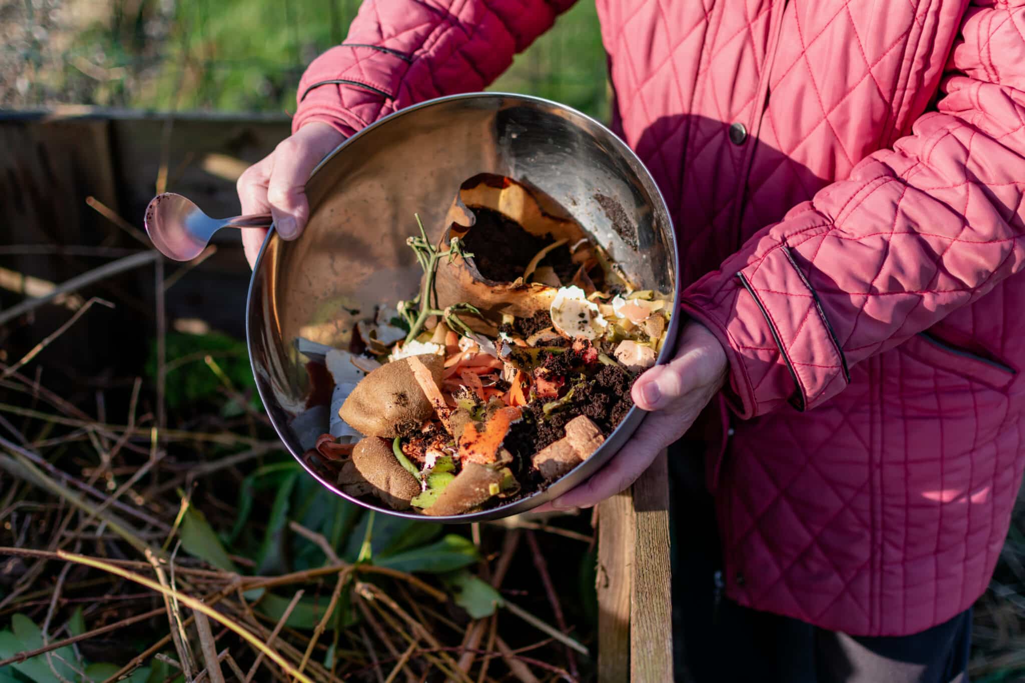 Composter, c’est réduire ses déchets, nourrir la terre, créer un cercle vertueux
