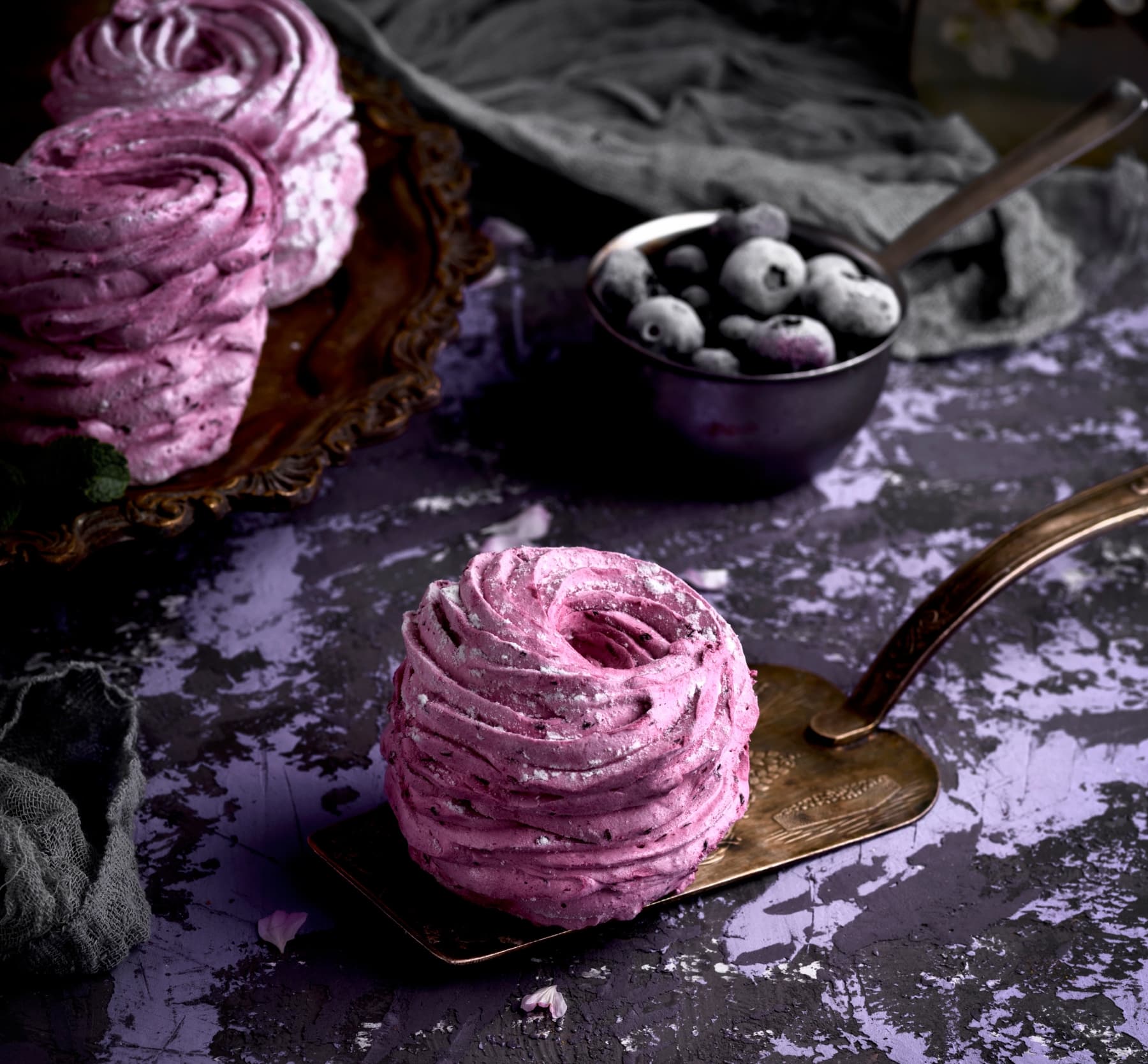 Meringues végétaliennes violettes à l’aronia