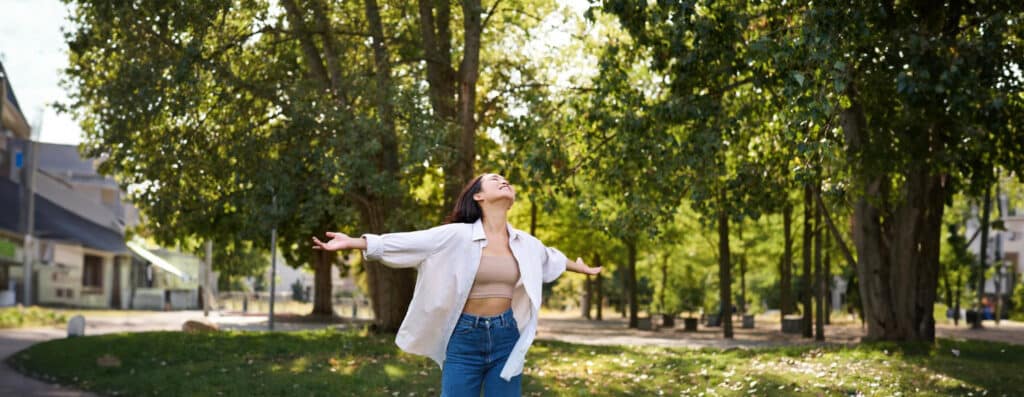 Le moringa est traditionnellement utilisé pour soutenir l’énergie et la vitalité grâce à sa richesse nutritionnelle