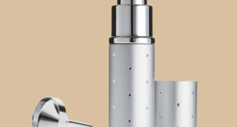 Vaporisateur argenté rechargeable de 10 ml avec entonnoir assorti présenté dans son coffret cadeau ✨
